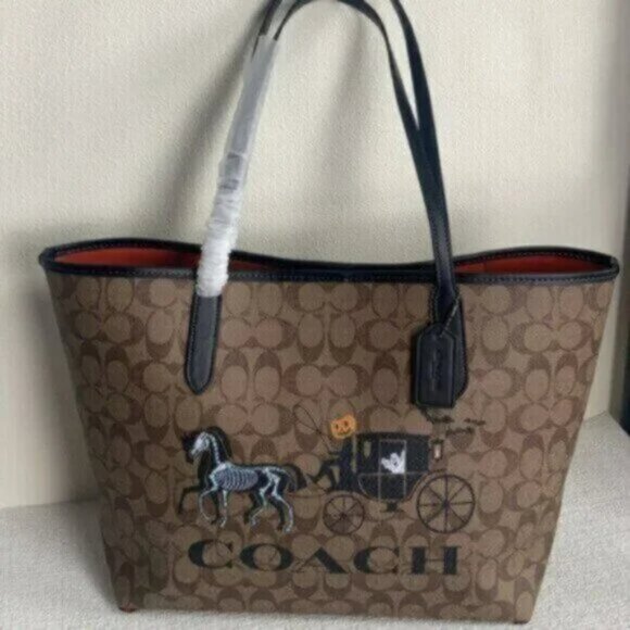 Coach Halloween tote and pumpkin driver coach wagon new - Picture 1 of 6
